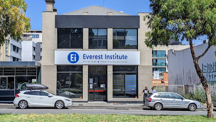 Everest Institute - Opiniones